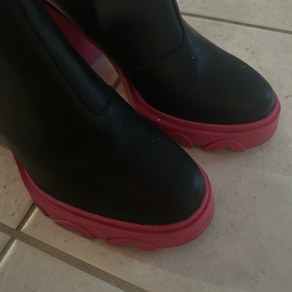 Sorel Brex Chelsea Neon Pink Boot - Picture 7 of 8